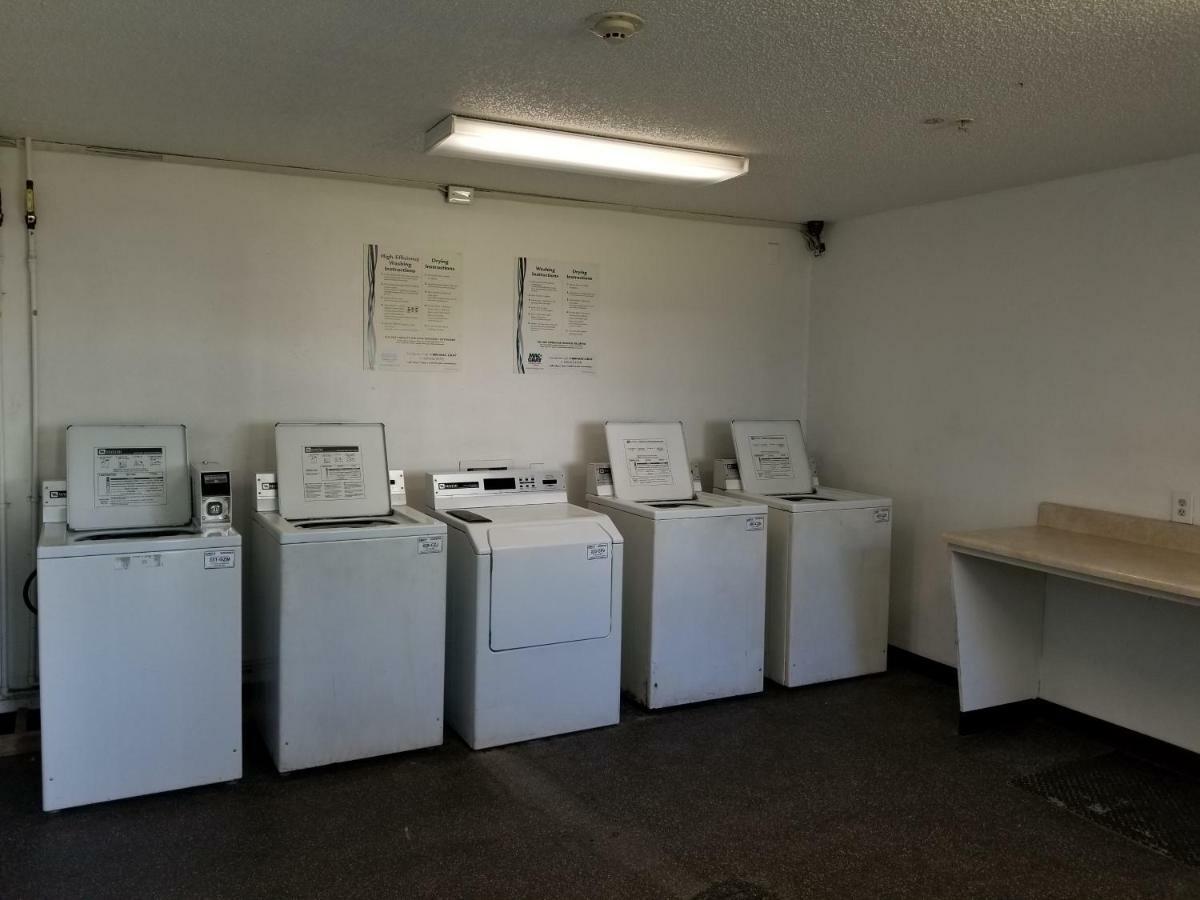 Intown Suites Extended Stay Tampa Fl Orient Park Экстерьер фото